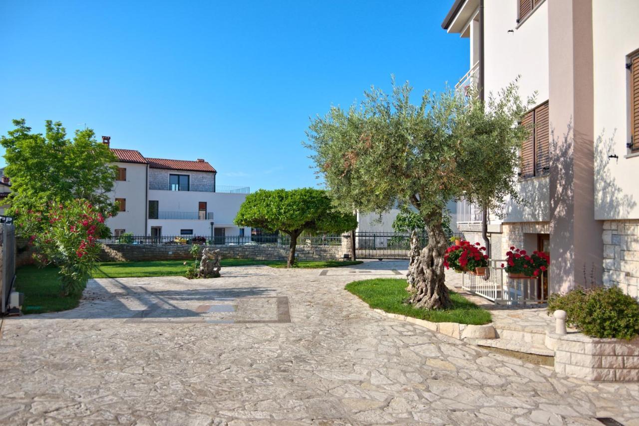 Apartments Vili Umag Exterior foto
